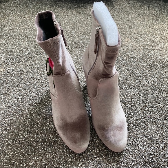 Steve Madden embroidered ankle booties - Picture 6 of 8